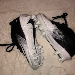 Brand new kids Nike soccer shoes